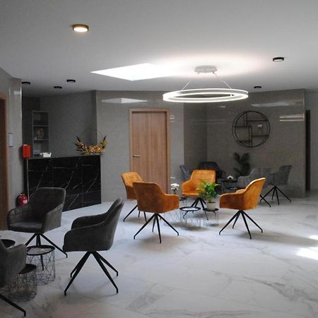 Hotel Flora ชเวบิชกมึนท์ ภายนอก รูปภาพ