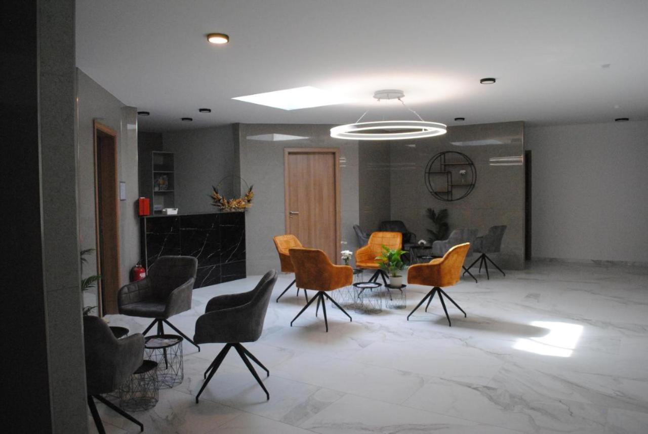 Hotel Flora ชเวบิชกมึนท์ ภายนอก รูปภาพ
